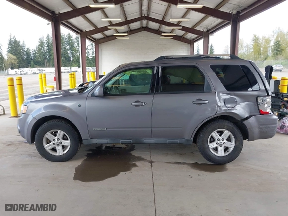 2008 Ford Escape Hybrid with VIN 1FMCU59H08KA06691, listed as a IAAI auction lot 42021967 with 221,067 mi miles. Bid and sale history available at carsss.com. Image 14.