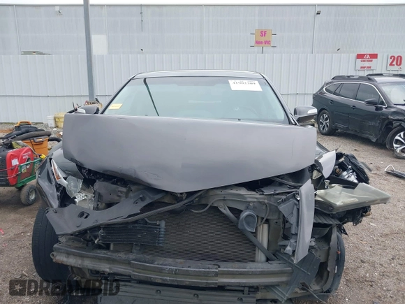 2011 Acura ZDX Tech Pkg with VIN 2HNYB1H46BH500215, listed as a IAAI auction lot 41902209 with 276,128 mi miles. Bid and sale history available at carsss.com. Image 13.
