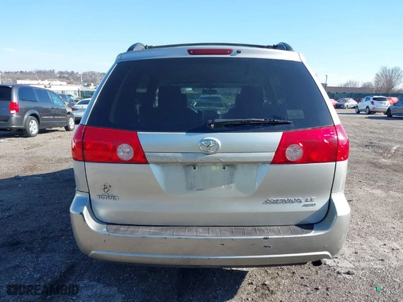 2008 Toyota Sienna LE with VIN 5TDBK23C08S019953, listed as a IAAI auction lot 41742081 with NaN miles. Bid and sale history available at carsss.com. Image 15.