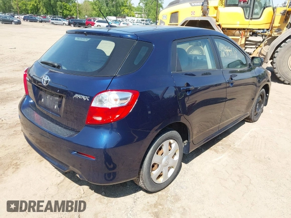 2009 Toyota Matrix z VIN 2T1KU40EX9C040282, wystawiony jako IAAI lot #42385430 z przebiegiem 185 179 mil mil oraz . Historia ofert i sprzedaży dostępna na DreamBid. Obrazek 4.