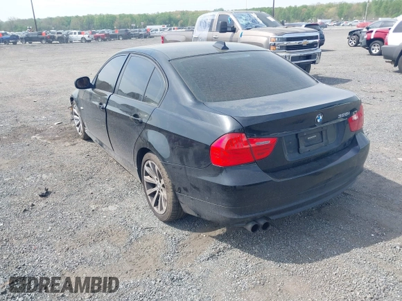 2009 BMW 3 Series 328i z VIN WBAPH73509A173870, wystawiony jako IAAI lot #42113515 z przebiegiem 177 872 mil mil oraz . Historia ofert i sprzedaży dostępna na DreamBid. Obrazek 3.