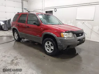 2001 Ford Escape XLT with VIN 1FMYU04121KA37255, listed as a IAAI auction lot 41526550 with 262,158 mi miles. Bid and sale history available at carsss.com. Image 1.