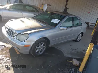 2003 Mercedes-Benz C 240 с VIN WDBRF61J53F422376, выставлен на аукционе IAAI как лот 42262562 с пробегом 167 003 миль миль и . История ставок и продаж доступна на DreamBid. Изображение 2.