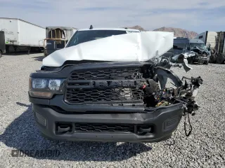 2024 Ram 2500 Tradesman with VIN 3C6UR5HL5RG154352, listed as a Copart auction lot 52345645 with 43,112 mi miles and Clean Title. Bid and sale history available at carsss.com. Image 5.