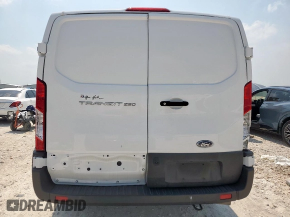 2023 Ford Transit Cargo с VIN 1FTBR1Y81PKB48106, выставлен на аукционе Copart как лот 57442685 с пробегом 11 889 миль миль и Списание • Salvage title. История ставок и продаж доступна на DreamBid. Изображение 6.