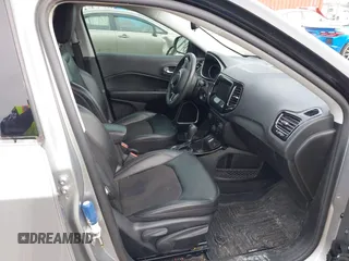 2021 Jeep Compass Latitude with VIN 3C4NJCBB2MT526500, listed as a IAAI auction lot 41642304 with 51,315 mi miles and . Bid and sale history available at carsss.com. Image 5.