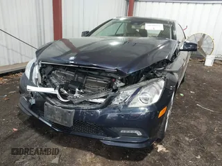 2010 Mercedes-Benz E-Class E 550 with VIN WDDKJ7CB2AF060877, listed as a IAAI auction lot 41608666 with 87,343 mi miles. Bid and sale history available at carsss.com. Image 6.