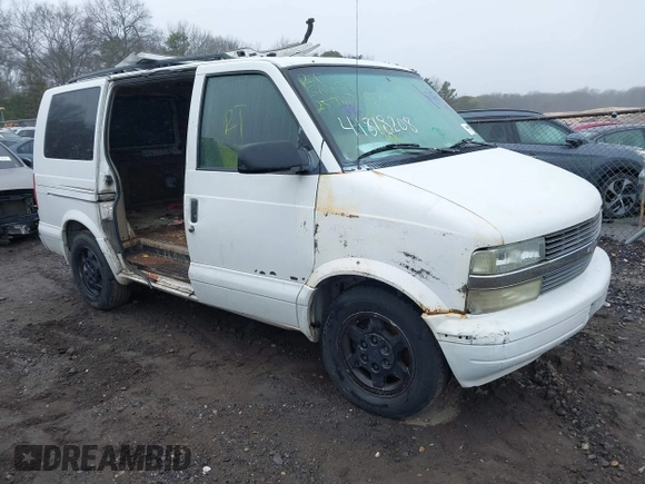 2003 Chevrolet Astro with VIN 1GNDM19X63B132143, listed as a IAAI auction lot 41818208 with Not Provided miles. Bid and sale history available at carsss.com. Image 1.
