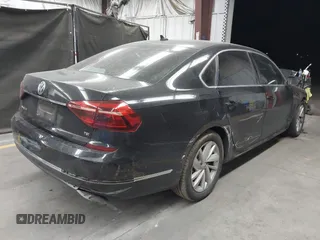 2018 Volkswagen Passat SE z VIN 1VWBA7A34JC016240, wystawiony jako IAAI lot #42339094 z przebiegiem 88 969 mil mil oraz . Historia ofert i sprzedaży dostępna na DreamBid. Obrazek 4.
