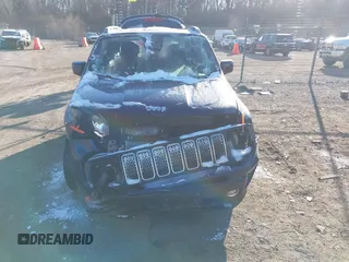 2020 Jeep Renegade Latitude with VIN ZACNJABB4LPL27228, listed as a IAAI auction lot 41271336 with 44,098 mi miles. Bid and sale history available at carsss.com. Image 6.