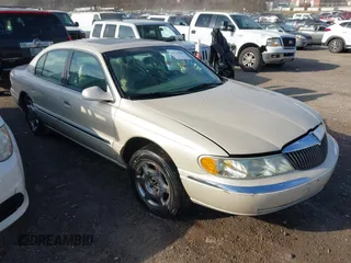 2002 Lincoln Continental with VIN 1LNHM97V02Y600322, listed as a IAAI auction lot 41714349 with 226,142 mi miles. Bid and sale history available at carsss.com. Image 1.