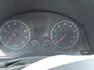 2008 Volkswagen Jetta SE z VIN 3VWRZ71K58M044121, wystawiony jako IAAI lot #42317882 z przebiegiem Nie podano mil oraz . Historia ofert i sprzedaży dostępna na DreamBid. Obrazek 7.
