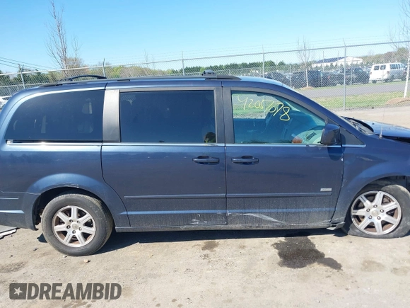 2008 Chrysler Town & Country Touring with VIN 2A8HR54P68R787835, listed as a IAAI auction lot 42057078 with Not Provided miles and . Bid and sale history available at carsss.com. Image 13.