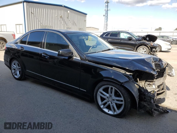 2013 Mercedes-Benz C 250 Sport z VIN WDDGF4HB9DA754630, wystawiony jako Copart lot #56878755 z przebiegiem 181 668 mil mil oraz Szkoda całkowita • Salvage title. Historia ofert i sprzedaży dostępna na DreamBid. Obrazek 4.
