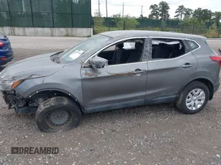 2017 Nissan Rogue SL z VIN JN1BJ1CR5HW105313, wystawiony jako IAAI lot #40411748 z przebiegiem 60 970 mil mil oraz . Historia ofert i sprzedaży dostępna na DreamBid. Obrazek 14.