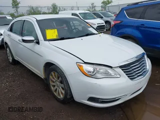 2013 Chrysler 200 Limited with VIN 1C3CCBCG5DN539607, listed as a IAAI auction lot 42131575 with 92,757 mi miles. Bid and sale history available at carsss.com. Image 1.
