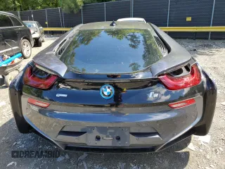 2017 BMW i8 z VIN WBY2Z2C30HV676459, wystawiony jako Copart lot #60927364 z przebiegiem Nie podano mil oraz Szkoda całkowita • Salvage title. Historia ofert i sprzedaży dostępna na DreamBid. Obrazek 6.
