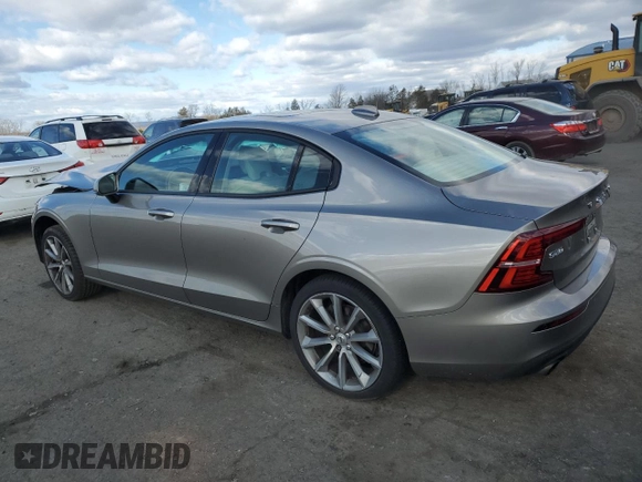2020 Volvo S60 Momentum with VIN 7JR102FK1LG064926, listed as a Copart auction lot 42684723 with 29,109 mi miles. Bid and sale history available at carsss.com. Image 2.