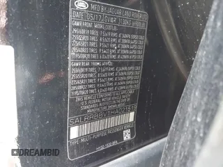 2017 Land Rover Discovery HSE z VIN SALRRBBV1HA021519, wystawiony jako IAAI lot #42234700 z przebiegiem Nie podano mil oraz . Historia ofert i sprzedaży dostępna na DreamBid. Obrazek 9.