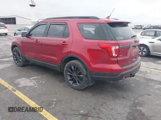 2019 Ford Explorer XLT z VIN 1FM5K8D80KGA41393, wystawiony jako IAAI lot #42287545 z przebiegiem 72 162 mil mil oraz . Historia ofert i sprzedaży dostępna na DreamBid. Obrazek 3.