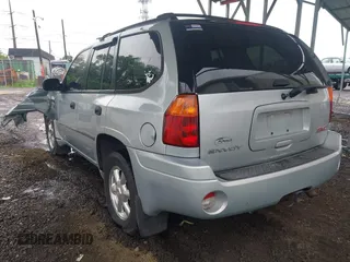 2007 GMC Envoy SLE z VIN 1GKDT13S272232176, wystawiony jako IAAI lot #42194144 z przebiegiem 160 461 mil mil oraz . Historia ofert i sprzedaży dostępna na DreamBid. Obrazek 3.