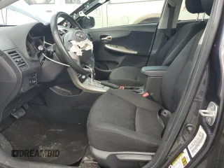2010 Toyota Corolla z VIN 1NXBU4EE8AZ219447, wystawiony jako Copart lot #58332295 z przebiegiem 120 222 mil mil oraz Szkoda całkowita • Salvage title. Historia ofert i sprzedaży dostępna na DreamBid. Obrazek 7.