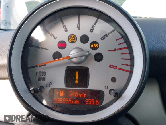 2010 MINI Hardtop with VIN WMWMF3C5XATU77265, listed as a IAAI auction lot 42007797 with 28,856 mi miles and . Bid and sale history available at DreamBid. Image 7.