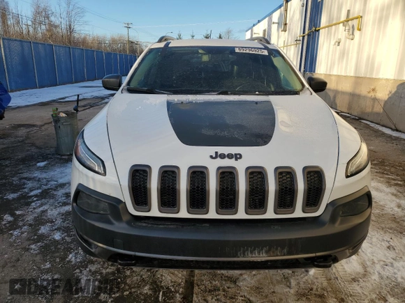 2018 Jeep Cherokee с VIN 102547, выставлен на аукционе Copart как лот 89296925 с пробегом 151 428 миль миль и Чистый • Clean title. История ставок и продаж доступна на DreamBid. Изображение 5.