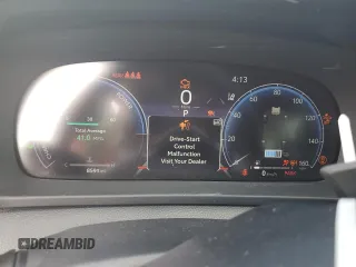 2025 Toyota Crown XLE z VIN JTDACAAJ5S3013692, wystawiony jako Copart lot #52054165 z przebiegiem 8 591 mil mil oraz Szkoda całkowita • Salvage title. Historia ofert i sprzedaży dostępna na DreamBid. Obrazek 9.