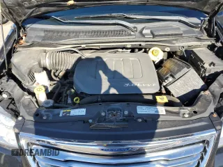 2015 Chrysler Town & Country LX with VIN 2C4RC1AG2FR675606, listed as a Copart auction lot 88864295 with 39,985 mi miles and Clean Title. Bid and sale history available at carsss.com. Image 12.