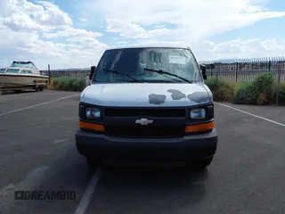 2011 Chevrolet Express Cargo z VIN 1GCWGGCA1B1157360, wystawiony jako IAAI lot #42344777 z przebiegiem 338 960 mil mil oraz . Historia ofert i sprzedaży dostępna na DreamBid. Obrazek 12.