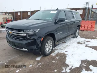 2024 Chevrolet Suburban LT z VIN 1GNSKCKD1RR242476, wystawiony jako IAAI lot #41577855 z przebiegiem 24 285 mil mil oraz . Historia ofert i sprzedaży dostępna na DreamBid. Obrazek 18.