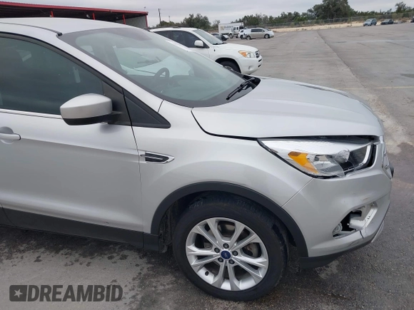 2017 Ford Escape SE with VIN 1FMCU0GD8HUC00733, listed as a IAAI auction lot 41576112 with 130,484 mi miles. Bid and sale history available at carsss.com. Image 17.