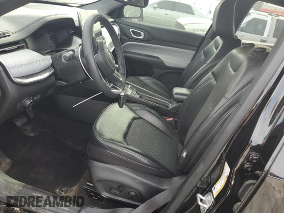 2023 Jeep Compass Latitude z VIN 3C4NJDBN4PT544548, wystawiony jako Copart lot #47981135 z przebiegiem 21 335 mil mil oraz Szkoda całkowita • Salvage title. Historia ofert i sprzedaży dostępna na DreamBid. Obrazek 7.