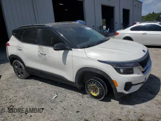 2021 Kia Seltos S z VIN KNDEU2AA2M7140044, wystawiony jako Copart lot #54721005 z przebiegiem 74 870 mil mil oraz Szkoda całkowita • Salvage title. Historia ofert i sprzedaży dostępna na DreamBid. Obrazek 4.