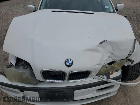 2001 BMW 3 Series 325i with VIN WBAAN374X1NE55555, listed as a Copart auction lot 87872375 with 176,104 mi miles and Salvage Title. Bid and sale history available at carsss.com. Image 11.