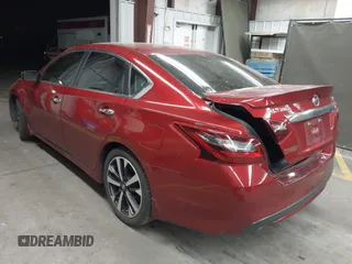 2018 Nissan Altima SR with VIN 1N4AL3AP4JC120138, listed as a IAAI auction lot 42111389 with 69,939 mi miles and . Bid and sale history available at carsss.com. Image 3.