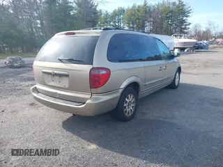 2003 Chrysler Town & Country LXi with VIN 2C8GP54L93R372831, listed as a IAAI auction lot 42132738 with 88,442 mi miles. Bid and sale history available at carsss.com. Image 4.