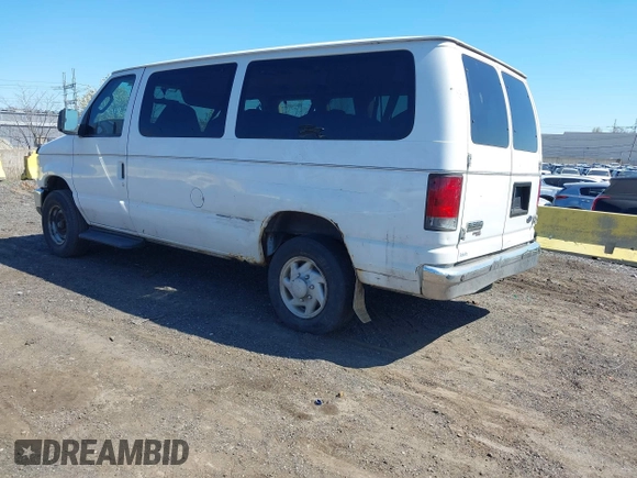2008 Ford Econoline Passenger XL with VIN 1FBNE31L98DA84670, listed as a IAAI auction lot 42042417 with 216,868 mi miles. Bid and sale history available at carsss.com. Image 3.