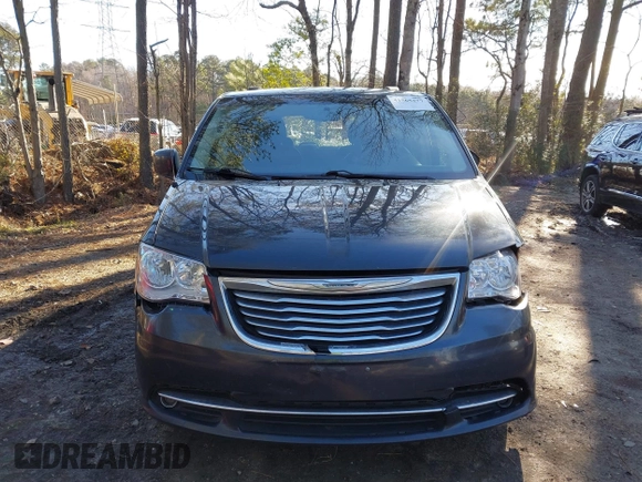 2013 Chrysler Town & Country Touring z VIN 2C4RC1BG1DR720868, wystawiony jako IAAI lot #41565277 z przebiegiem 345 241 mil mil oraz . Historia ofert i sprzedaży dostępna na DreamBid. Obrazek 6.
