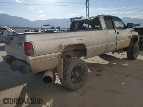 2001 Dodge Ram 2500 with VIN 1B7KF23661J595659, listed as a Copart auction lot 70756954 with 211,043 mi miles and Salvage Title. Bid and sale history available at carsss.com. Image 3.