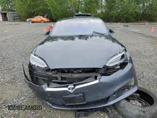 2019 Tesla Model S 75D z VIN 5YJSA1E23KF312145, wystawiony jako Copart lot #57344975 z przebiegiem 33 092 mil mil oraz Szkoda całkowita • Salvage title. Historia ofert i sprzedaży dostępna na DreamBid. Obrazek 5.