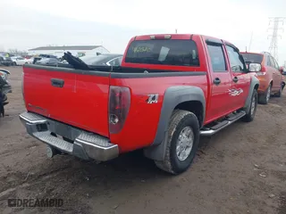 2005 Chevrolet Colorado 1SF LS Z71 with VIN 1GCDT136358265714, listed as a IAAI auction lot 41685690 with 117,999 mi miles. Bid and sale history available at carsss.com. Image 4.