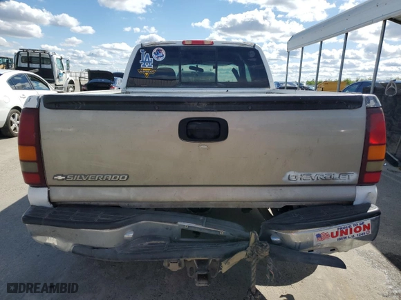 1999 Chevrolet Silverado 1500 LS with VIN 2GCEC19T7X1193973, listed as a Copart auction lot 49701125 with 276,641 mi miles and Salvage Title. Bid and sale history available at carsss.com. Image 6.