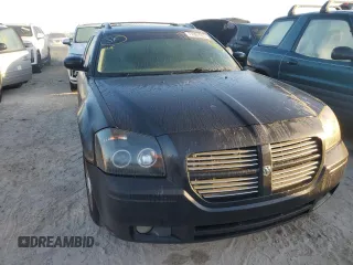 2005 Dodge Magnum RT z VIN 2D8GV58285H550215, wystawiony jako Copart lot #77601924 z przebiegiem 194 701 mil mil oraz Nie do naprawy • Non repairable. Historia ofert i sprzedaży dostępna na DreamBid. Obrazek 5.