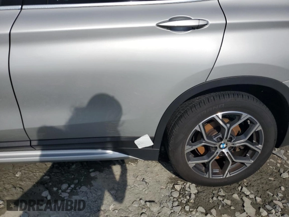 2020 BMW X1 xDrive28i z VIN WBXJG9C04L3L89568, wystawiony jako Copart lot #56646715 z przebiegiem 133 790 mil mil oraz Szkoda całkowita • Salvage title. Historia ofert i sprzedaży dostępna na DreamBid. Obrazek 13.