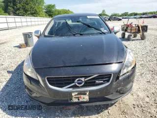 2012 Volvo S60 T6 z VIN YV1902FH3C2084933, wystawiony jako Copart lot #57816095 z przebiegiem 83 451 mil mil oraz Szkoda całkowita • Salvage title. Historia ofert i sprzedaży dostępna na DreamBid. Obrazek 5.