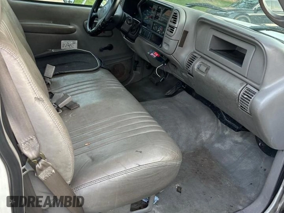 2000 GMC Sierra 1500 with VIN 1GDKC34F9YF421333, listed as a Copart auction lot 57167145 with 120,490 mi miles and Clean Title. Bid and sale history available at DreamBid. Image 9.