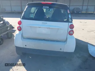 2015 Smart fortwo Passion z VIN WMEEJ3BA4FK788712, wystawiony jako IAAI lot #41219852 z przebiegiem 52 243 mil mil oraz . Historia ofert i sprzedaży dostępna na DreamBid. Obrazek 17.