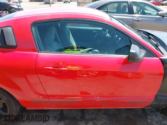2007 Ford Mustang Deluxe with VIN 1ZVFT80N575345515, listed as a IAAI auction lot 42008753 with 165,871 mi miles and . Bid and sale history available at DreamBid. Image 14.